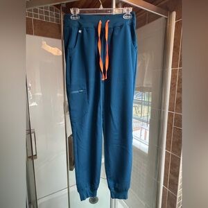 FIGS Deep Reef jogger Scrub Pants (small)